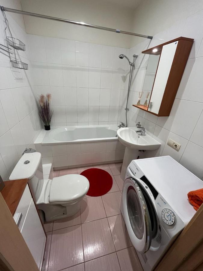 ריגה Lovely Apartments In Imanta With Free Parking מראה חיצוני תמונה
