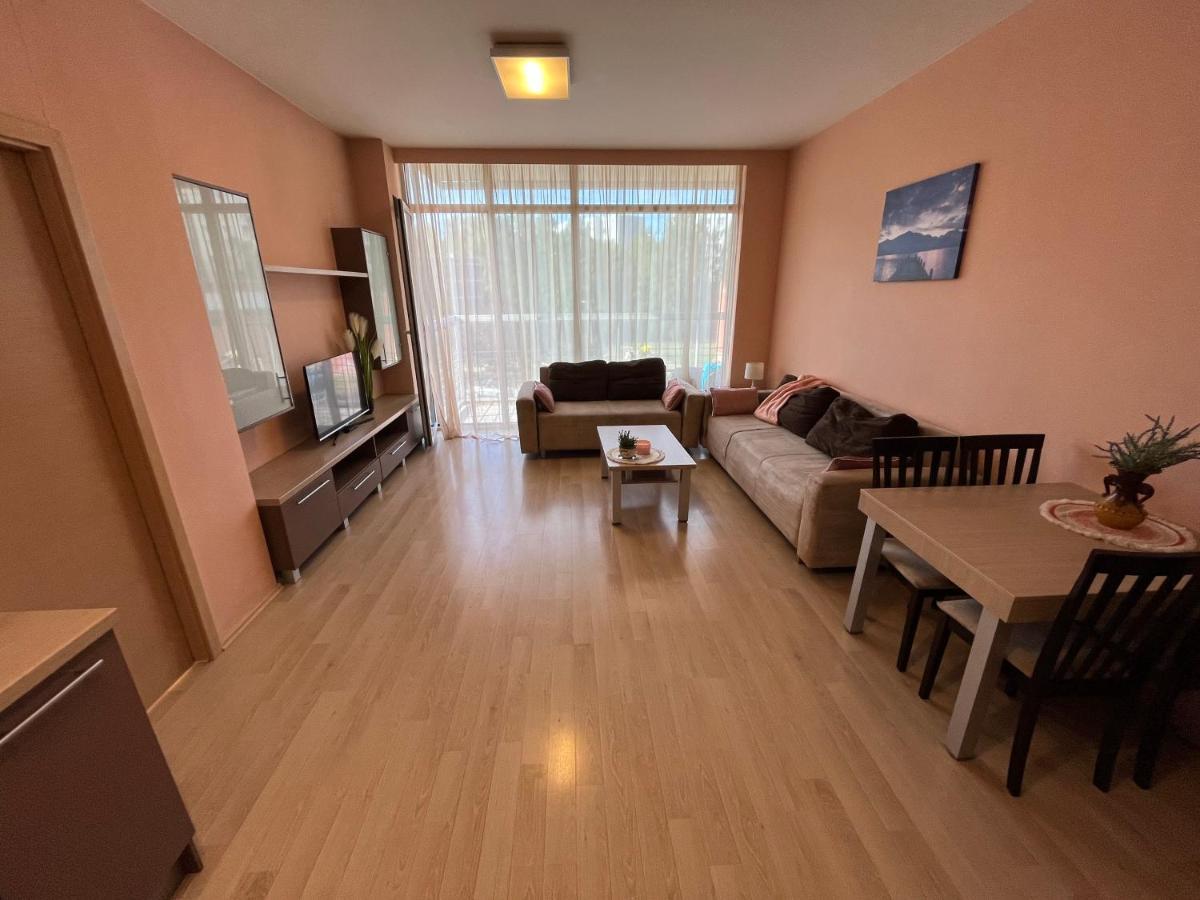 ריגה Lovely Apartments In Imanta With Free Parking מראה חיצוני תמונה